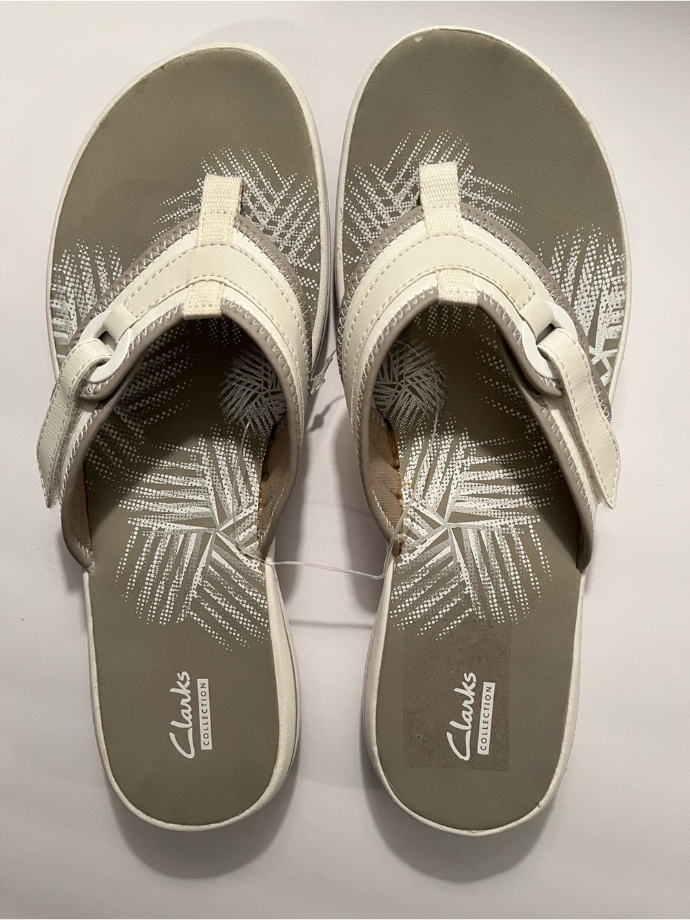 Clarks Women's White and Grey Thong Sandals NEW